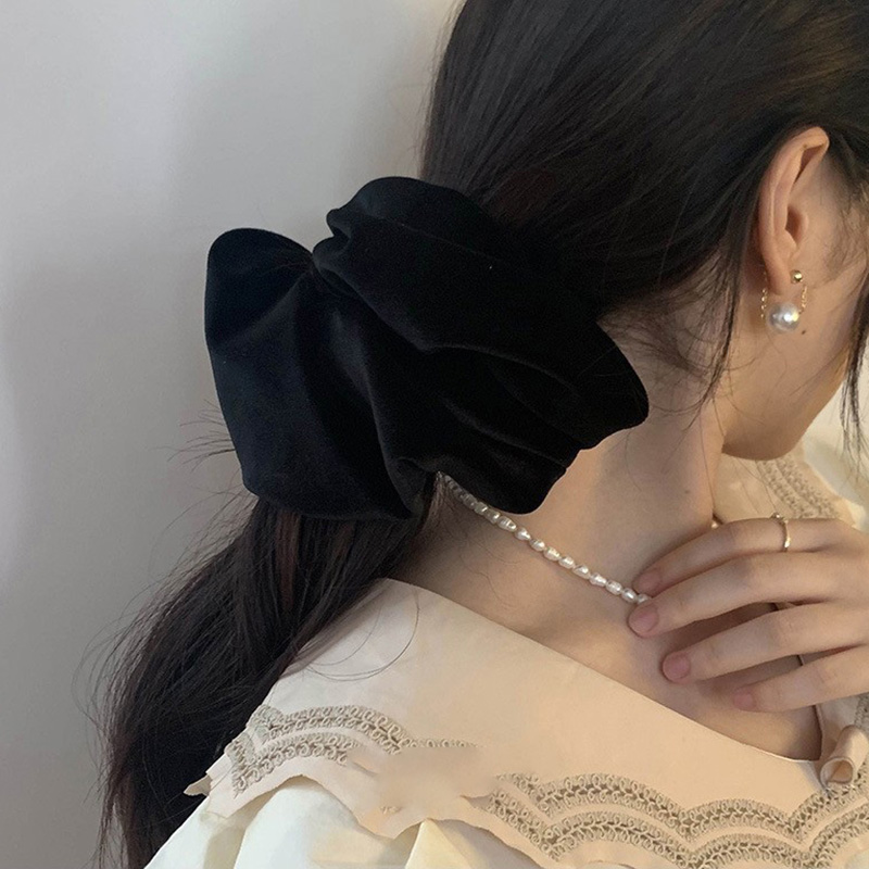 特大黒ベルベットシュシュヘアネクタイ女性女の子固体ゴムビッグ - Winter Headband Fleece のレビューと価格